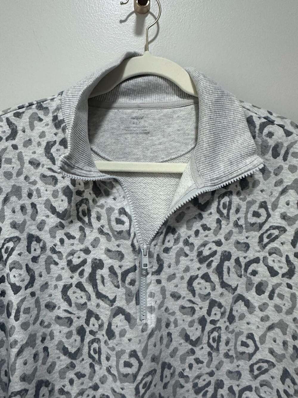 Aerie Leopard Print Quarter-Zip Sweatshirt Size Small - Picture 3 of 5